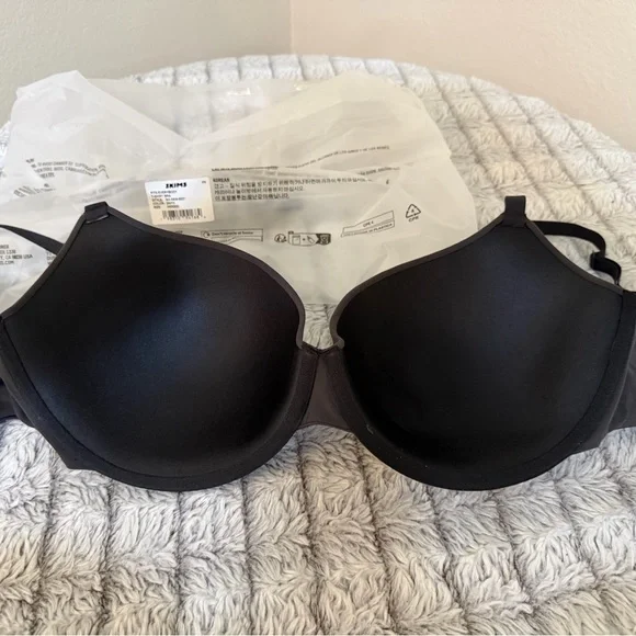 SKIMS Black/Onyx Fit Everybody T-shirt Bra - Picture 2 of 8
